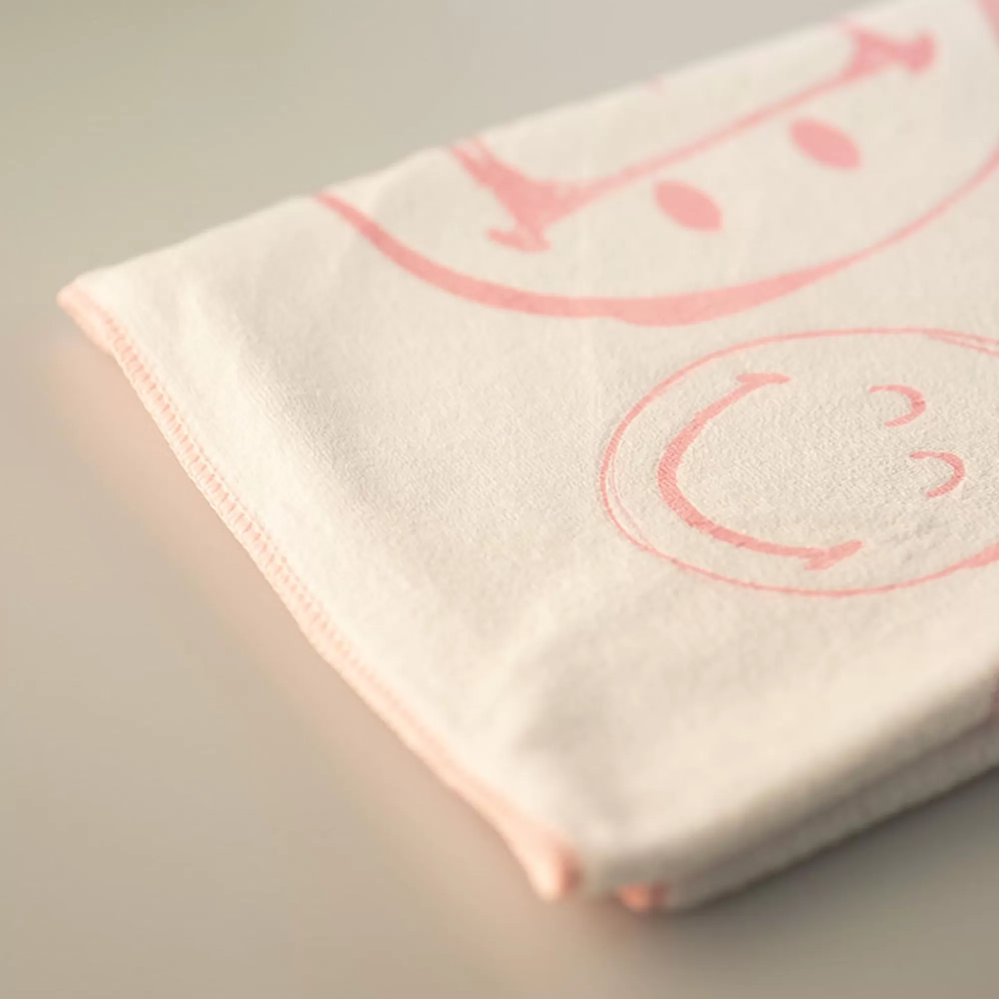 MINISO Smiley World-Asciugamano Grande Collezione Smiley World - Rosa