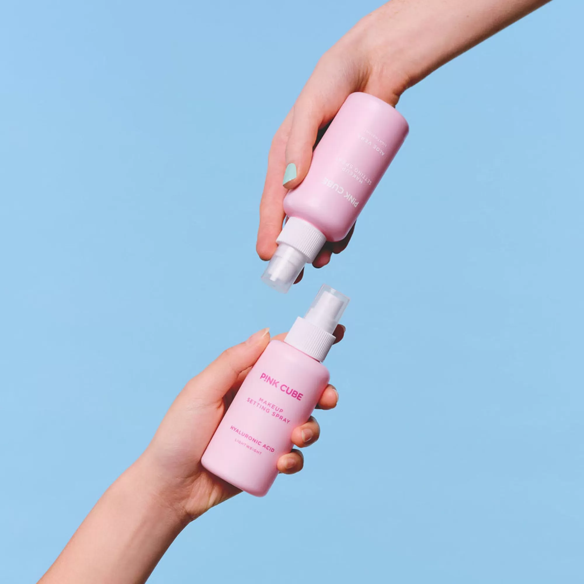 MINISO Make Up-Makeup Setting Spray - Pink Cube (Hyaluronic Acid)