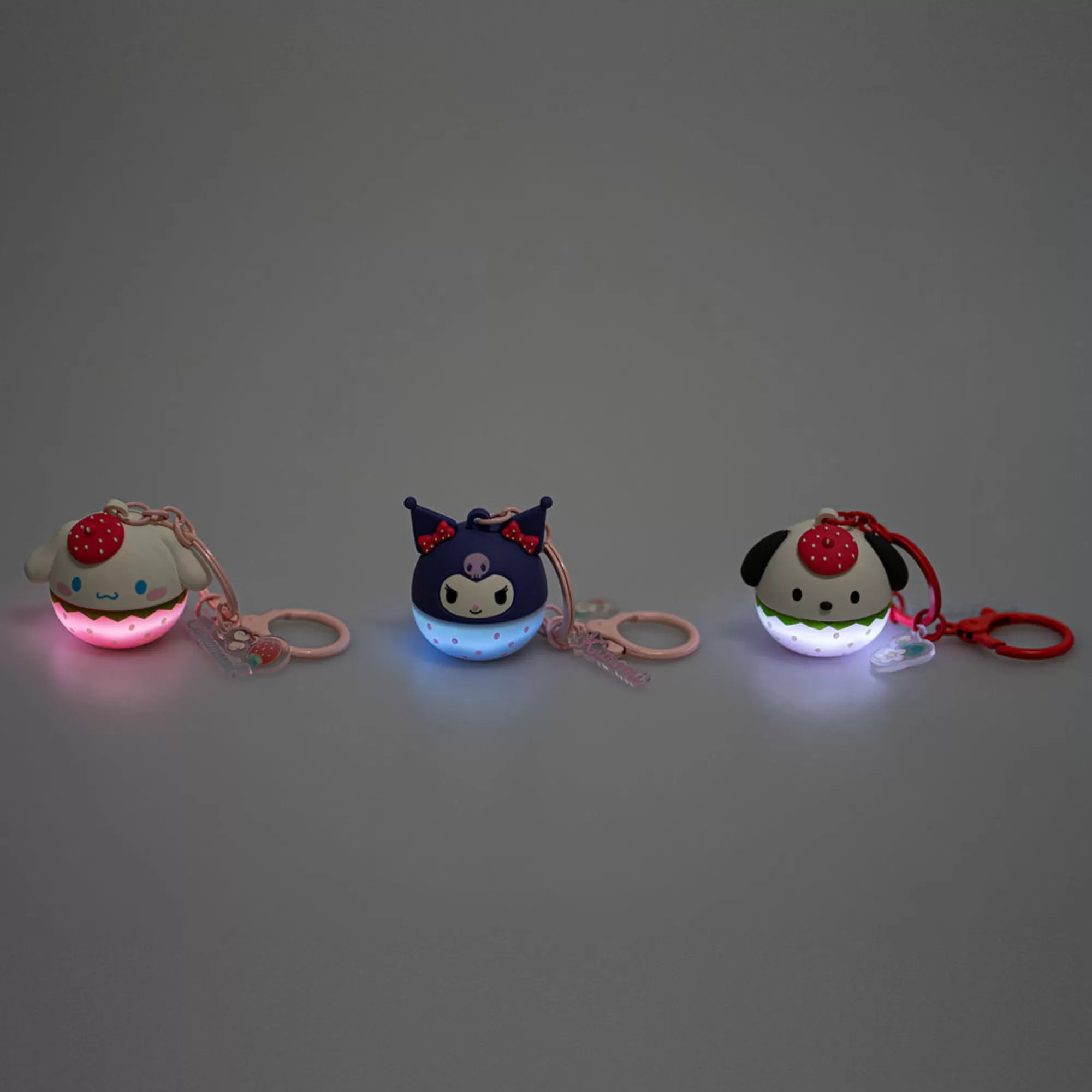 MINISO Sanrio-Portachiavi Led - Fragola (1 Pz)