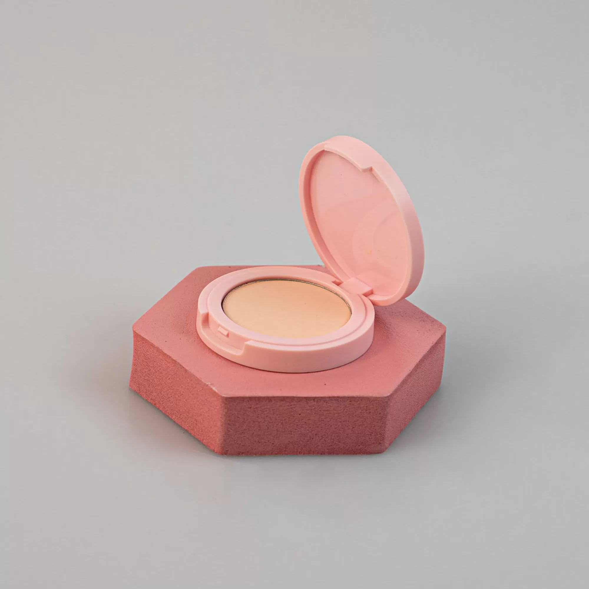 MINISO Make Up-Pressed Powder - Pink Cube (01 Creamy Beige)