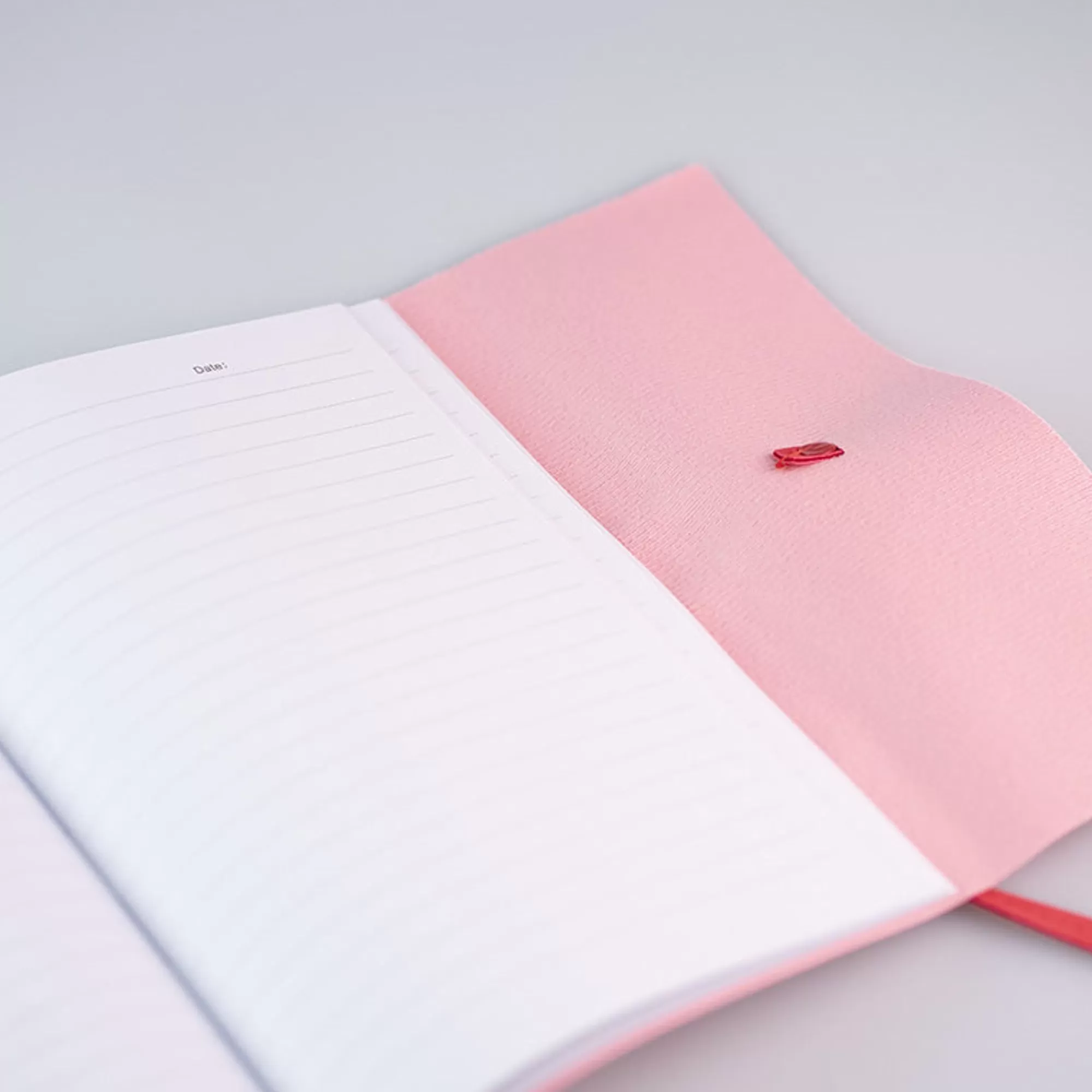 MINISO Notebook-Quaderno Rosa Con Laccetto - 80Fogli